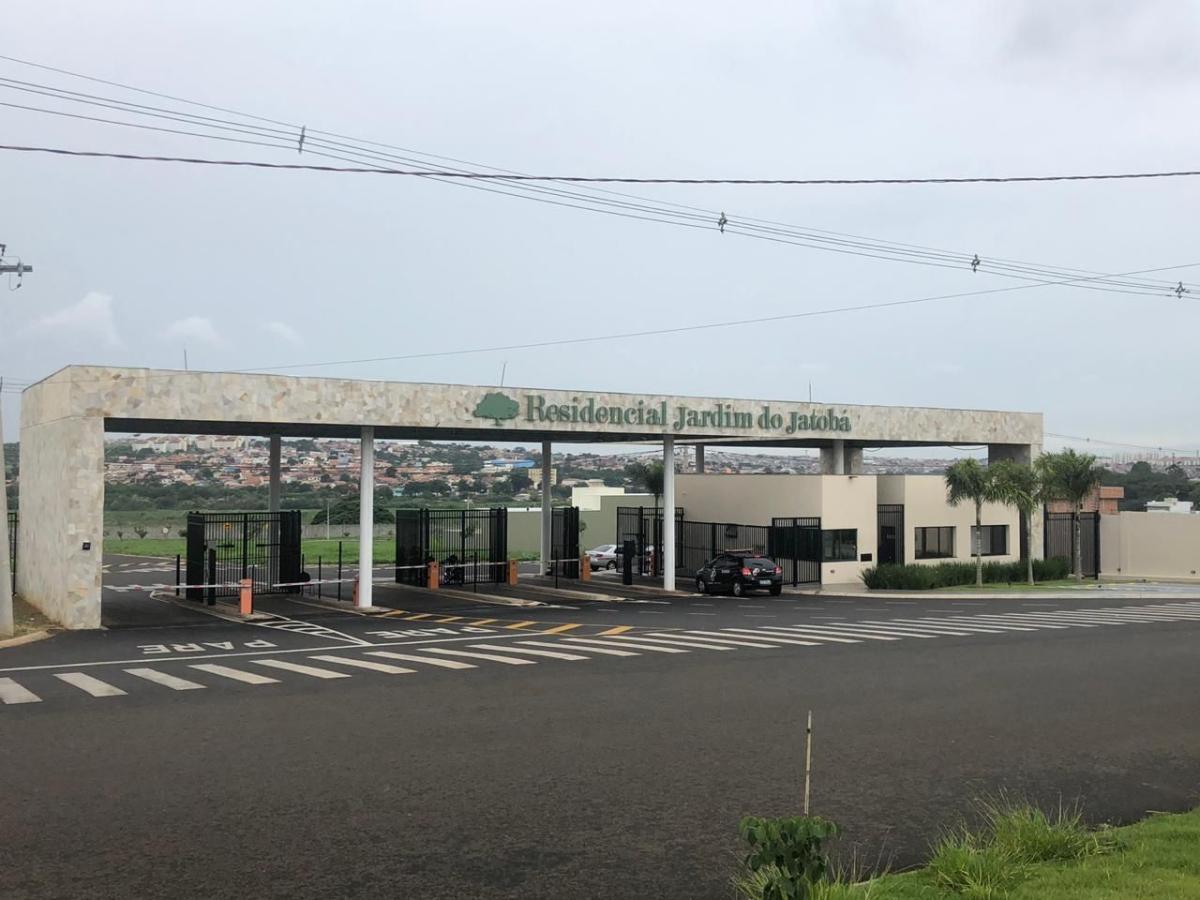 Terreno em Condom�nio